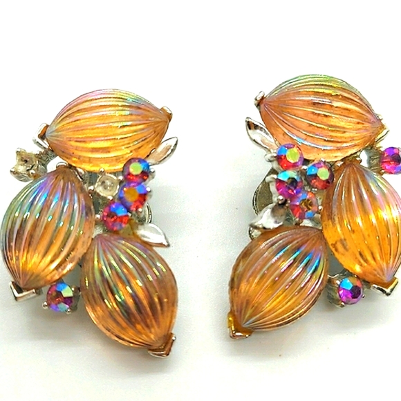 Vintage Lisner clip on Rhinestone earrings - Picture 4 of 4